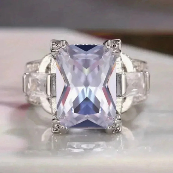 New! 4 Prong Square Cut Silver-Plated Zircon Ring - Picture 3 of 9